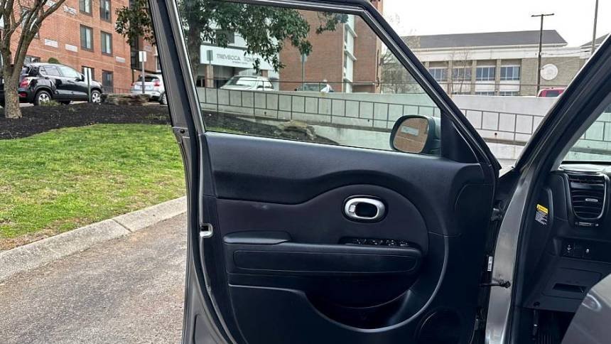 2015 Kia Soul + Automatic