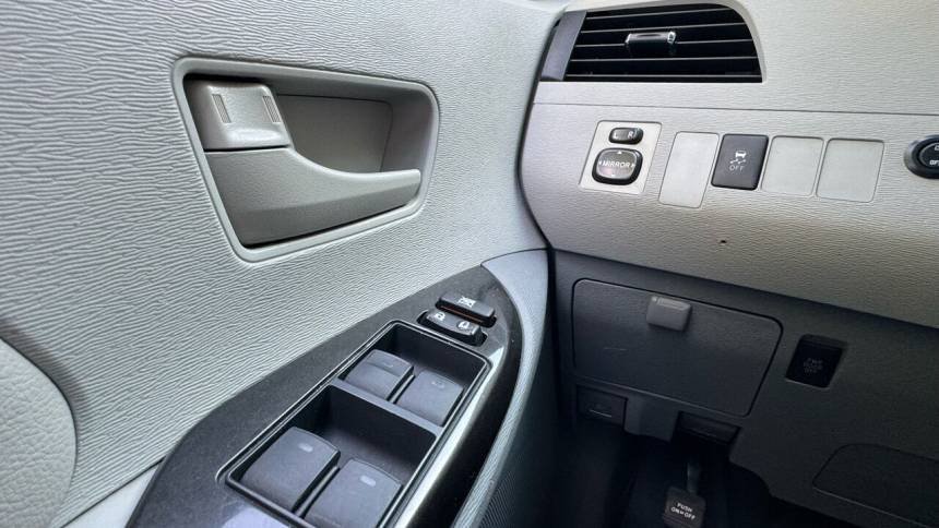 2011 Toyota Sienna LE Auto Access Seat 7-Passenger FWD