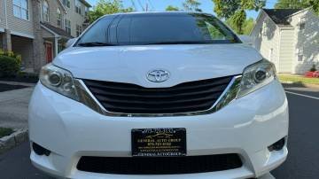 2011 Toyota Sienna LE Auto Access Seat 7-Passenger FWD
