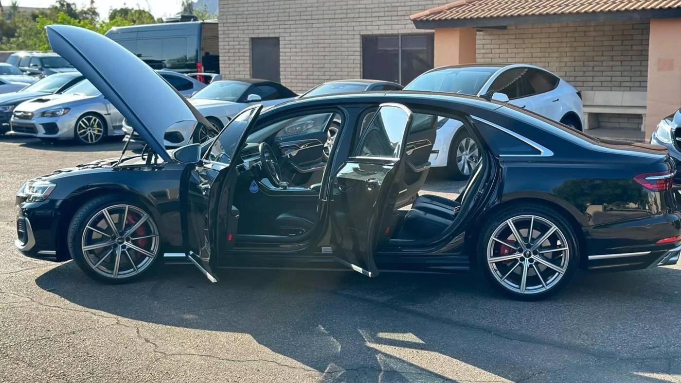 2022 Audi S8 Sedan
