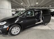 2022 Chrysler Pacifica Touring L FWD