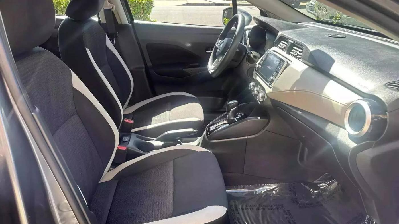 2021 Nissan Versa SV CVT