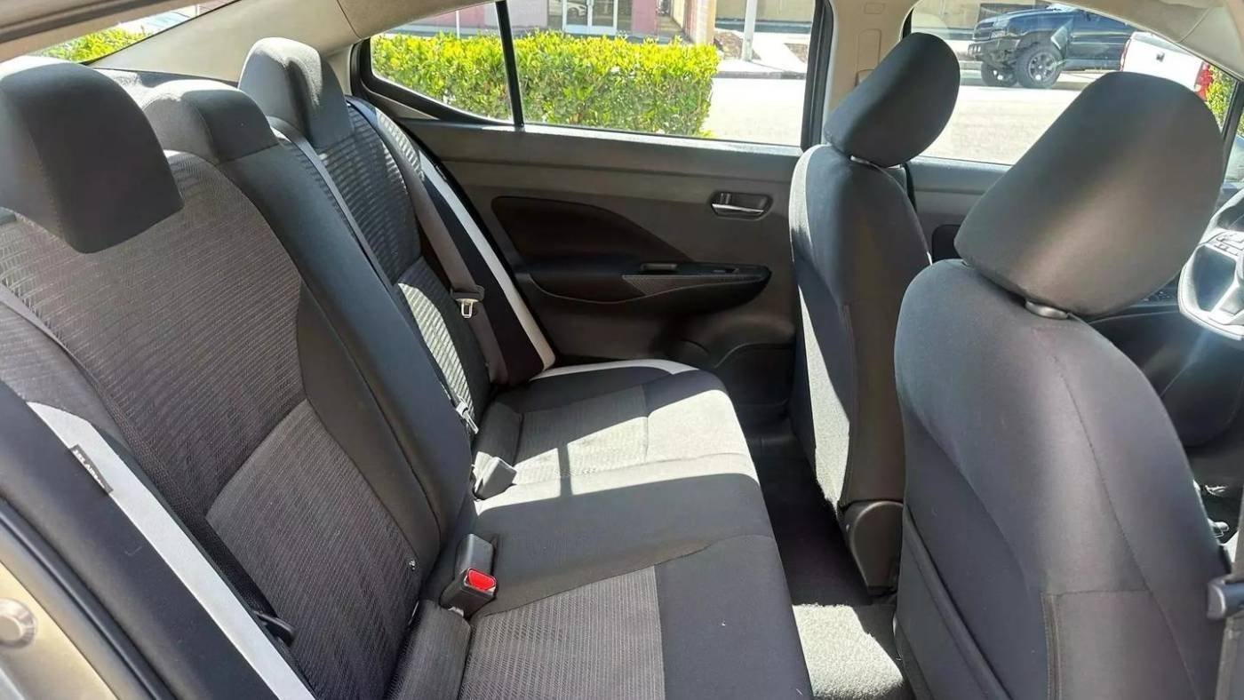 2021 Nissan Versa SV CVT