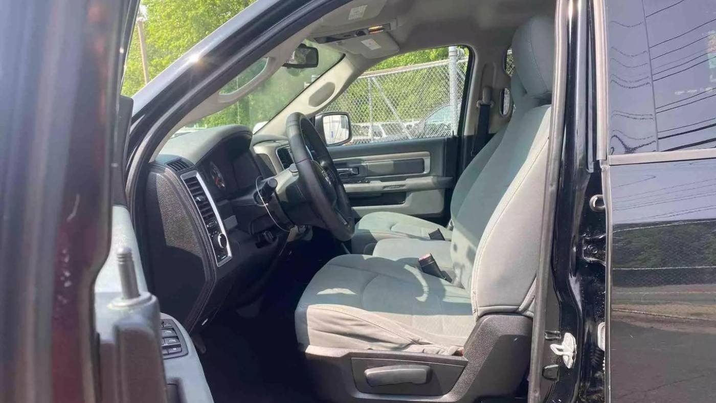 2014 Ram 1500 SLT Quad Cab 6’4″ Box 4WD