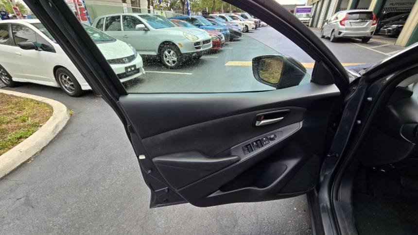 2019 Toyota Yaris LE Auto