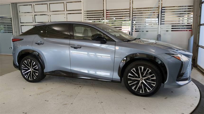 2023 Lexus RZ 450e Luxury AWD