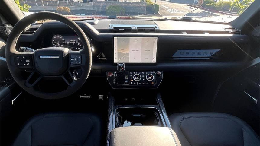 2023 Land Rover Defender 90 V8