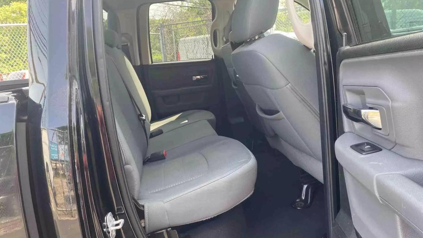 2014 Ram 1500 SLT Quad Cab 6’4″ Box 4WD