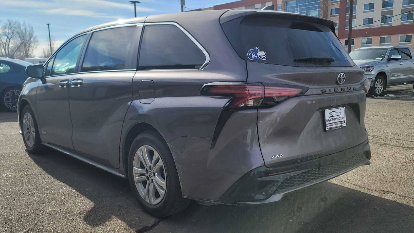 2021 Toyota Sienna XSE 7-Passenger AWD Nat’l