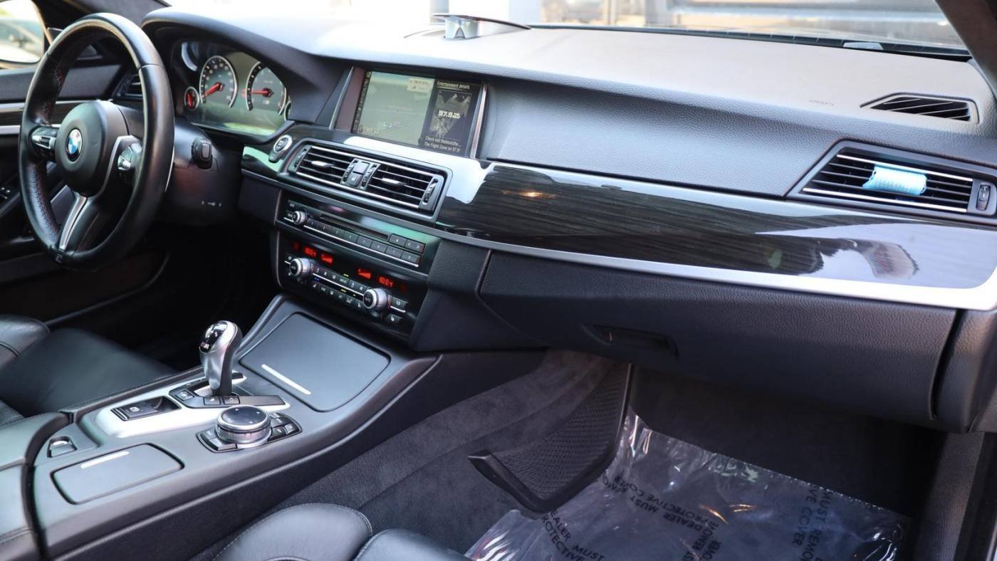 2014 BMW M5 Sedan