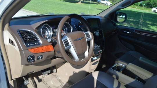 2014 Chrysler Town & Country Touring