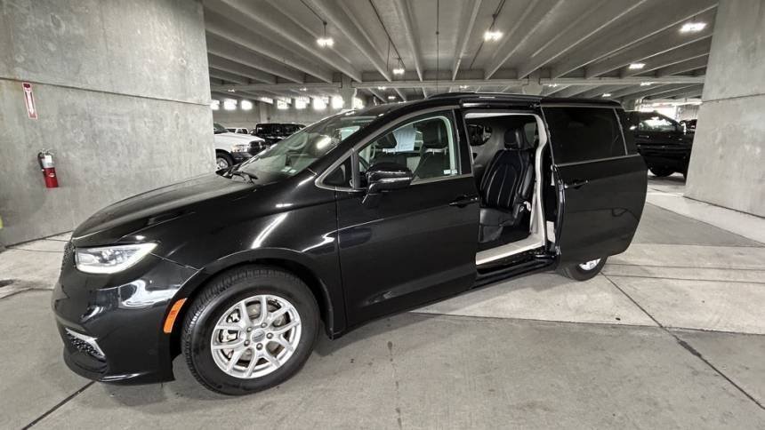 2022 Chrysler Pacifica Touring L FWD