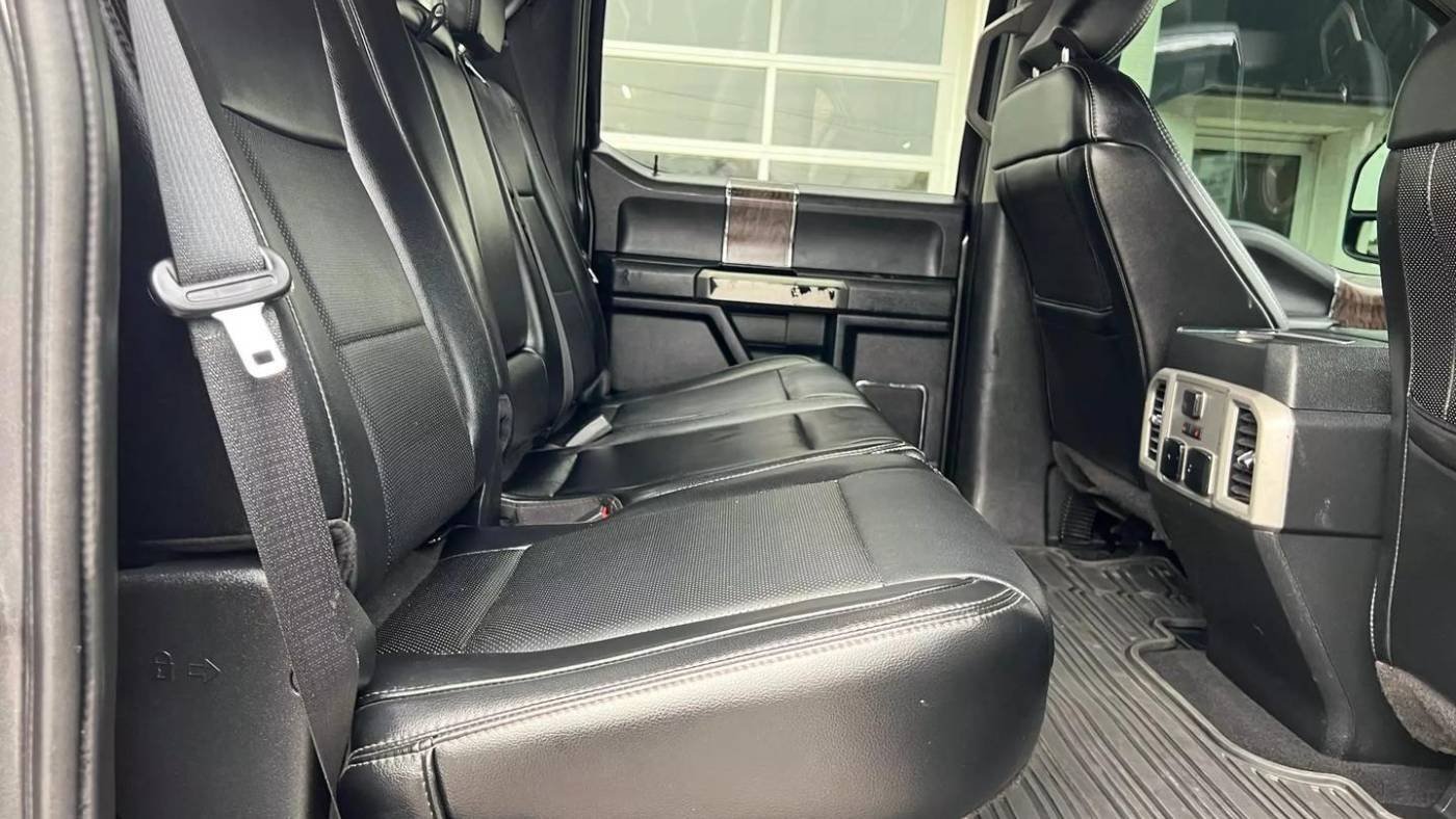 2019 Ford Super Duty F-250 Lariat 4WD Crew Cab 8′ Box
