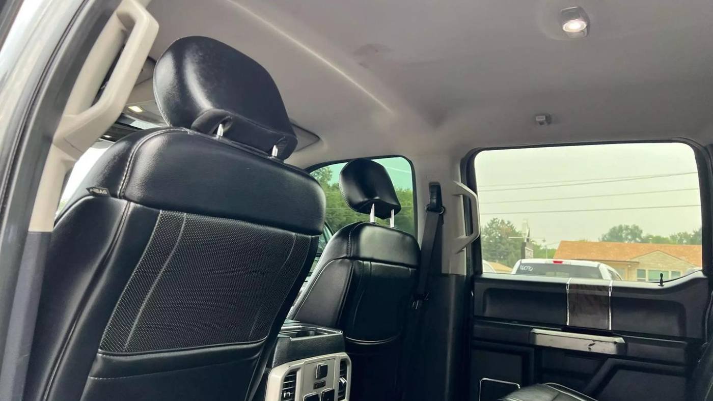 2019 Ford Super Duty F-250 Lariat 4WD Crew Cab 8′ Box