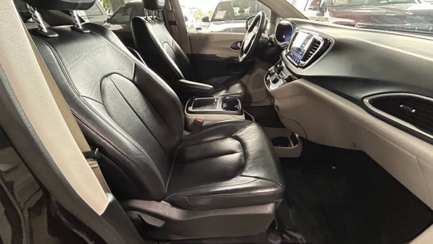 2022 Chrysler Pacifica Touring L FWD