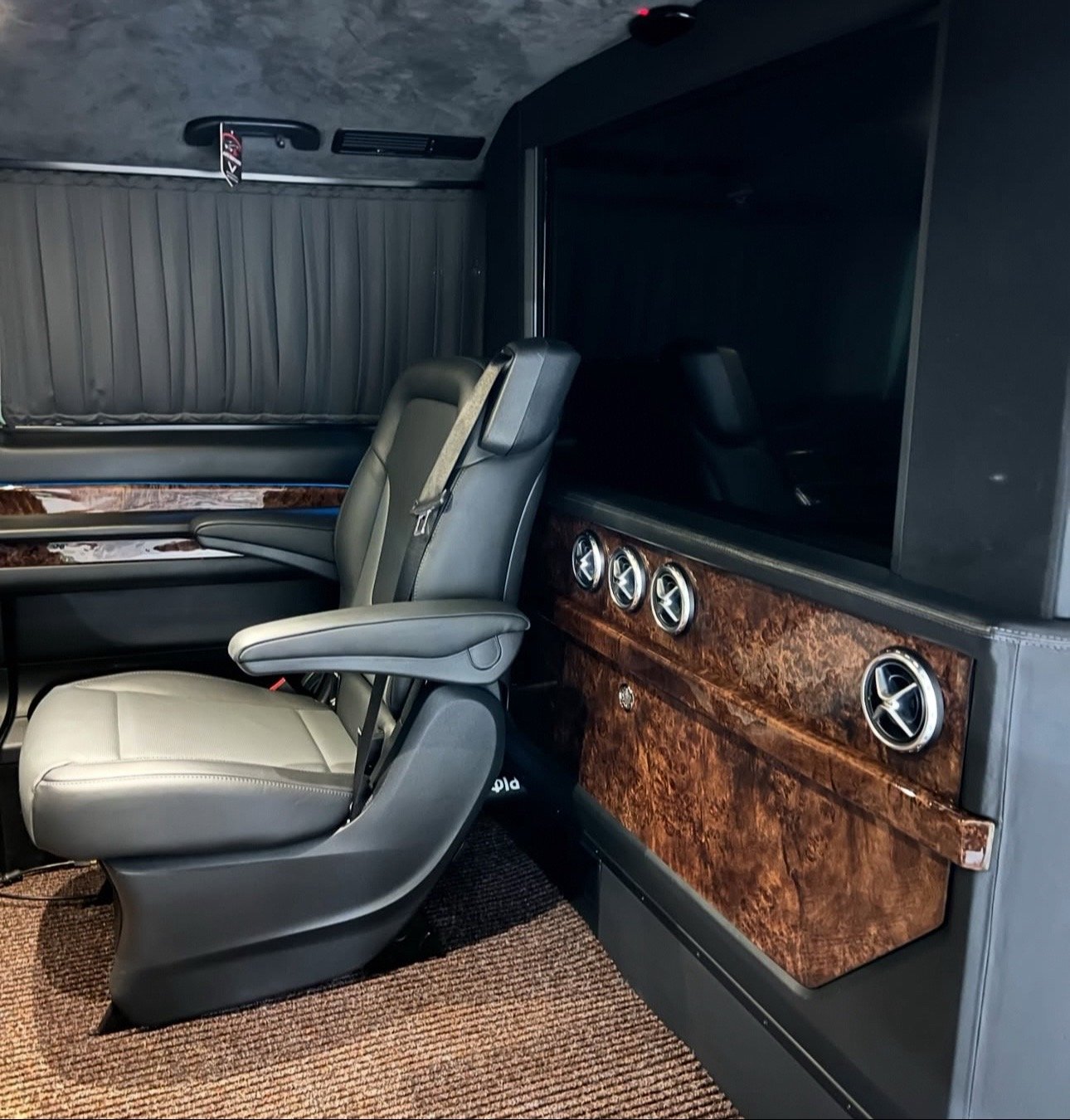 2018 Mercedes Benz V250