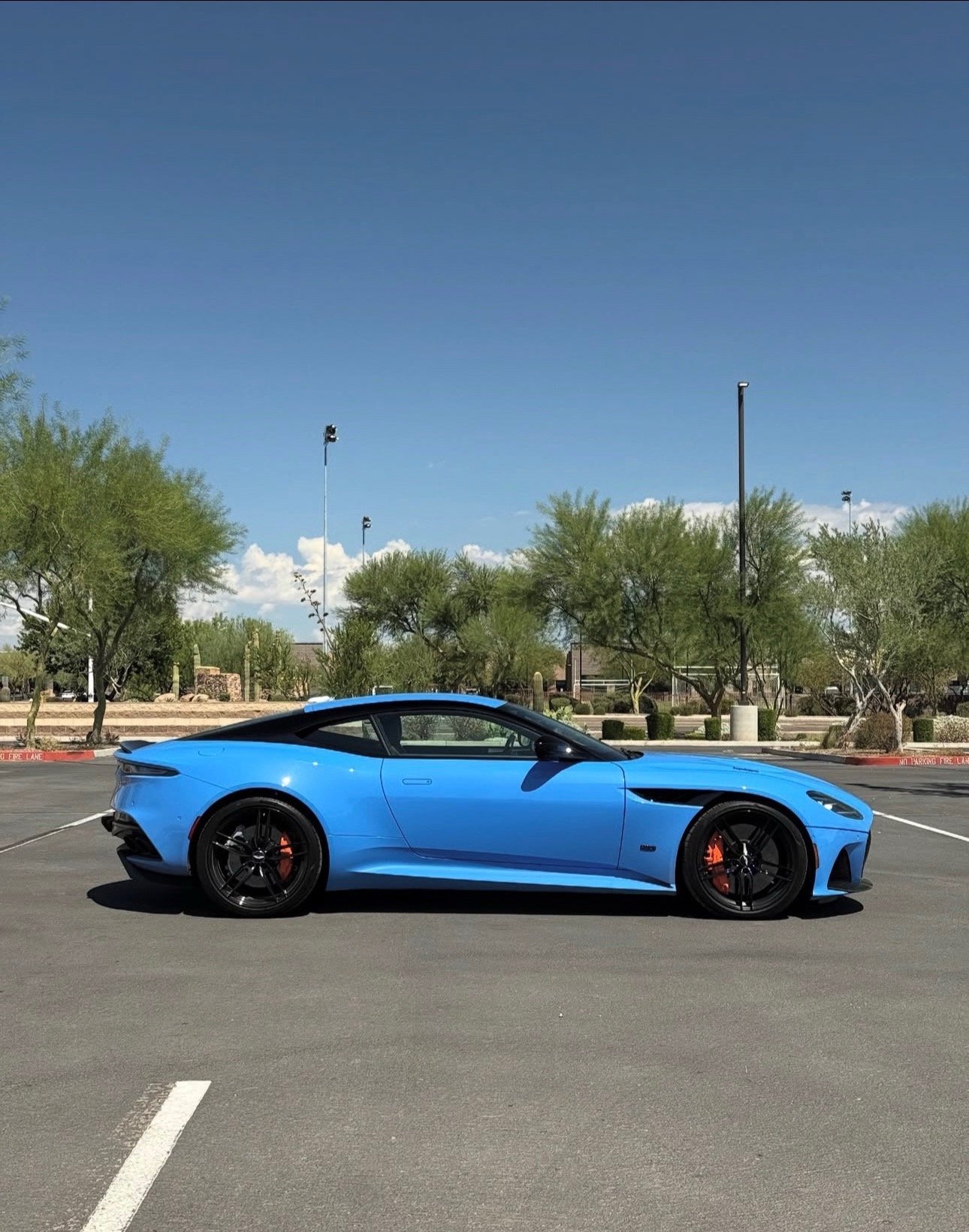2021 Aston Martin DBS Superleggera