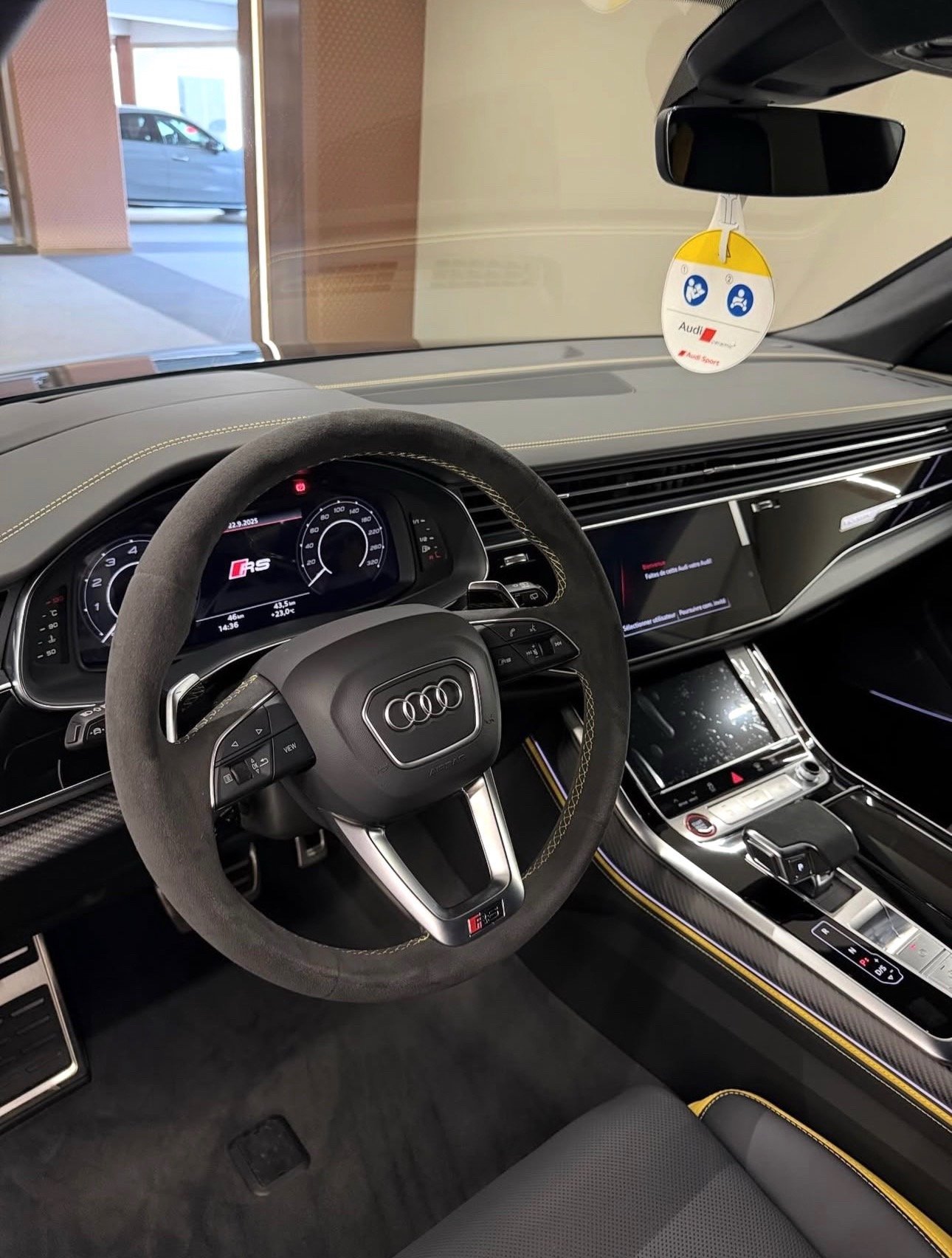 Audi RSQ8