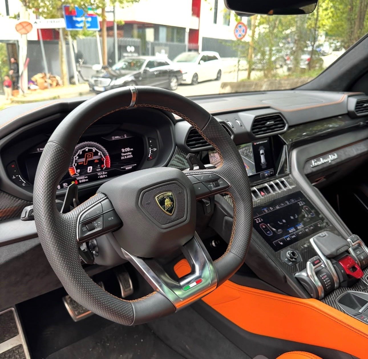 2022 Lamborghini URUS